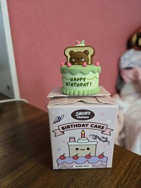 Smoko Friends Birthday Cake Figure - Mint Green Cake -OPENED